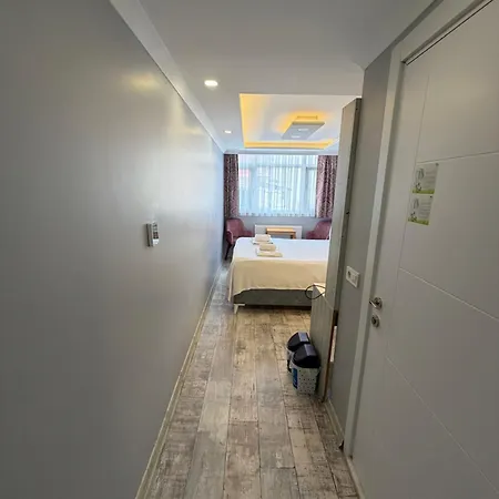 Verseca Hotel *